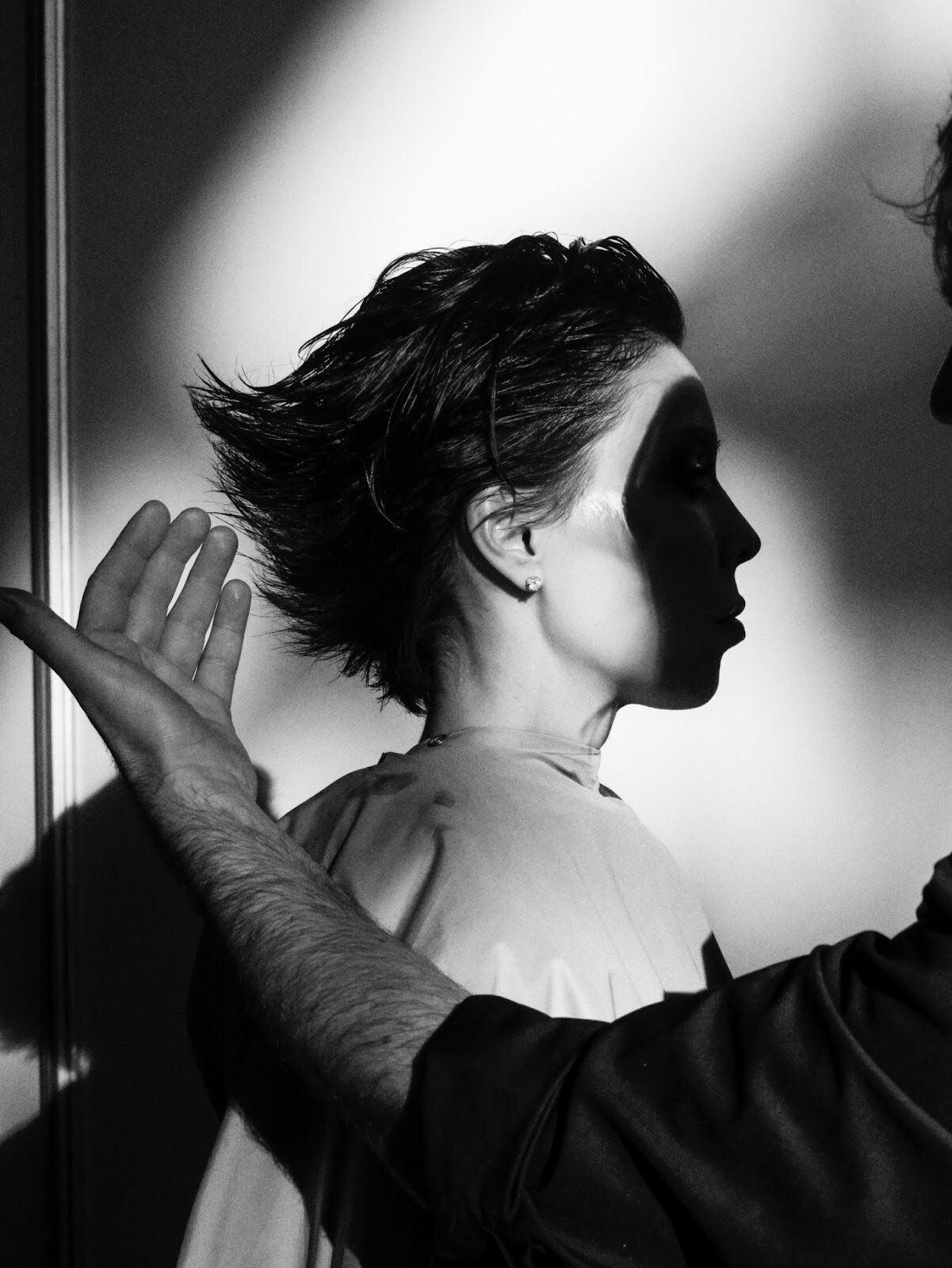 укладка на короткие волосы без челки